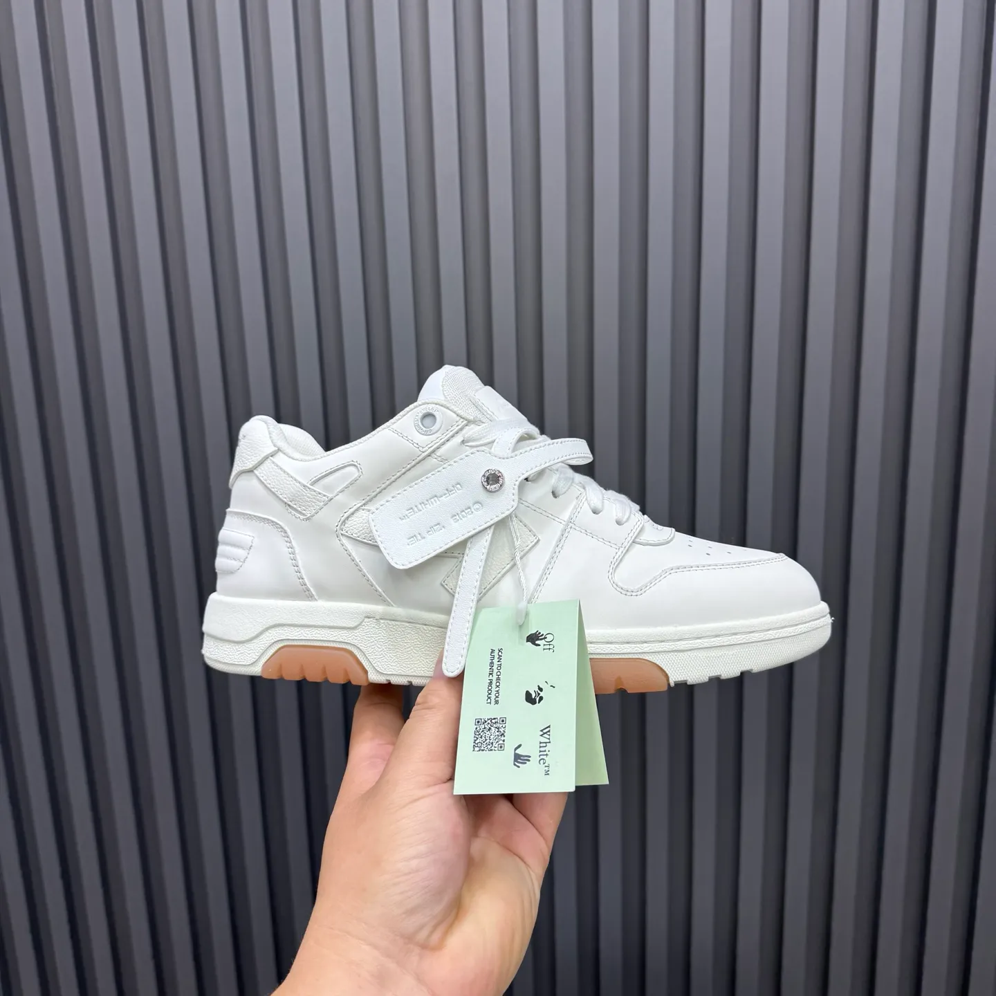 P620 OFF WHITE⚡️Couple model⚡️35-40 women’s model 39-46 men’s model